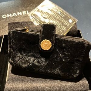 Chanel velvet mini pochette (like new condition)